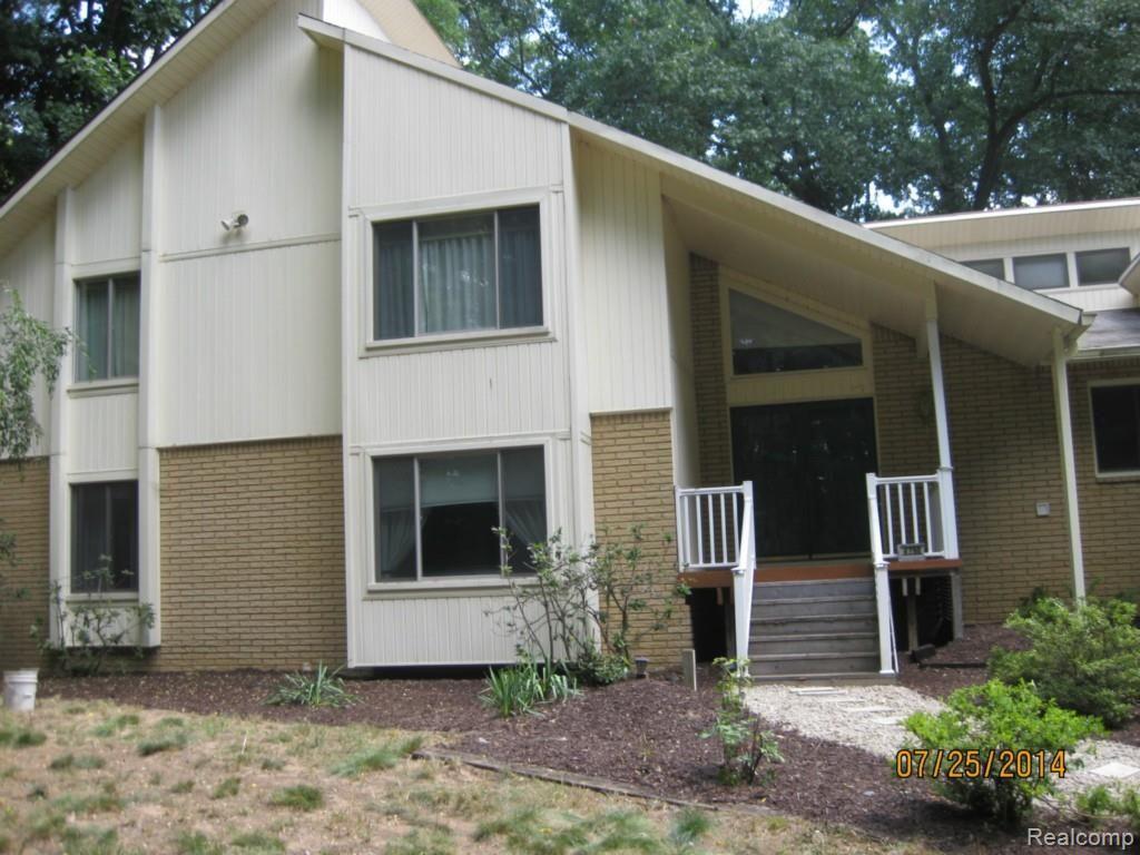 4750 Brookside Road Fenton, MI 48430 - Photo 5 of 22 005.jpg