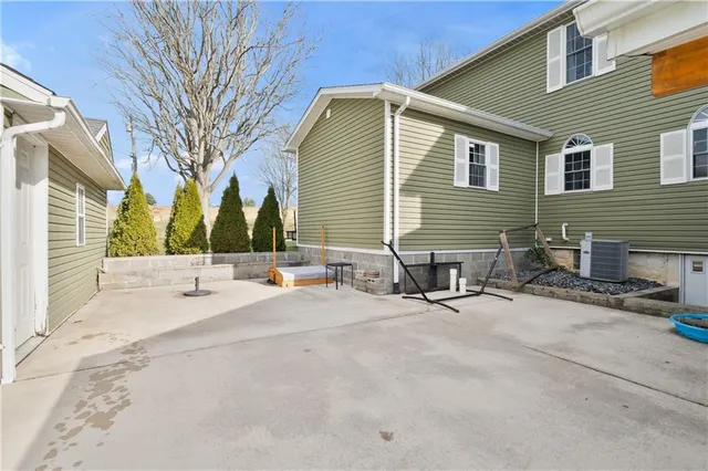 $345,000 | 34 Cherry Farm Lane, Dunbar, PA 15431