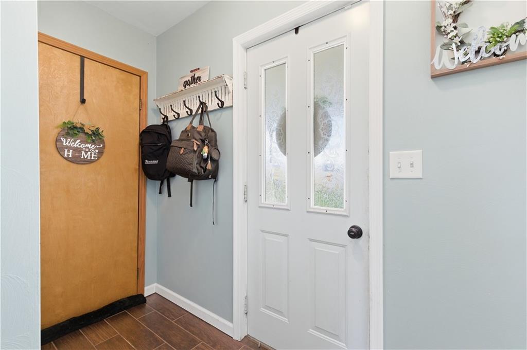 34 Cherry Farm Lane Dunbar, PA 15431 - Photo 8 of 22 a view of a entryway