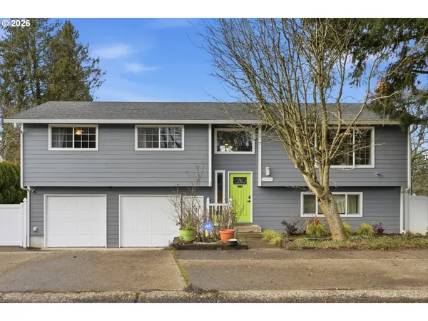 $559,900 | 3895 Southeast Pelton Avenue, Troutdale, OR 97060