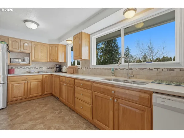 $559,900 | 3895 Southeast Pelton Avenue, Troutdale, OR 97060