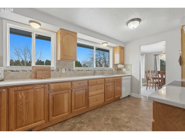 $559,900 | 3895 Southeast Pelton Avenue, Troutdale, OR 97060