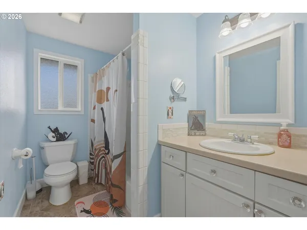 $559,900 | 3895 Southeast Pelton Avenue, Troutdale, OR 97060