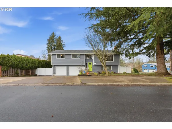 $559,900 | 3895 Southeast Pelton Avenue, Troutdale, OR 97060