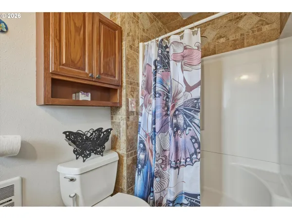 $559,900 | 3895 Southeast Pelton Avenue, Troutdale, OR 97060