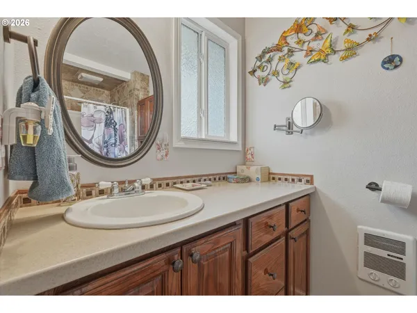 $559,900 | 3895 Southeast Pelton Avenue, Troutdale, OR 97060