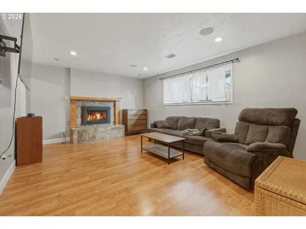 $559,900 | 3895 Southeast Pelton Avenue, Troutdale, OR 97060