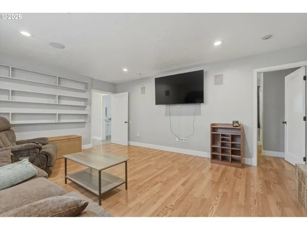 $559,900 | 3895 Southeast Pelton Avenue, Troutdale, OR 97060