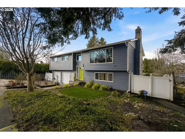 $559,900 | 3895 Southeast Pelton Avenue, Troutdale, OR 97060
