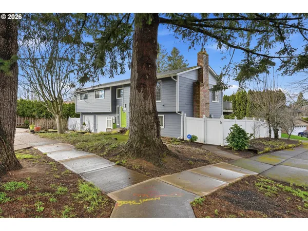 $559,900 | 3895 Southeast Pelton Avenue, Troutdale, OR 97060