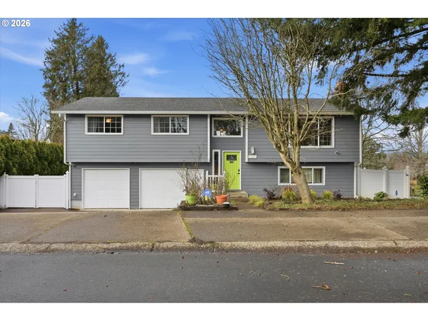 $559,900 | 3895 Southeast Pelton Avenue, Troutdale, OR 97060