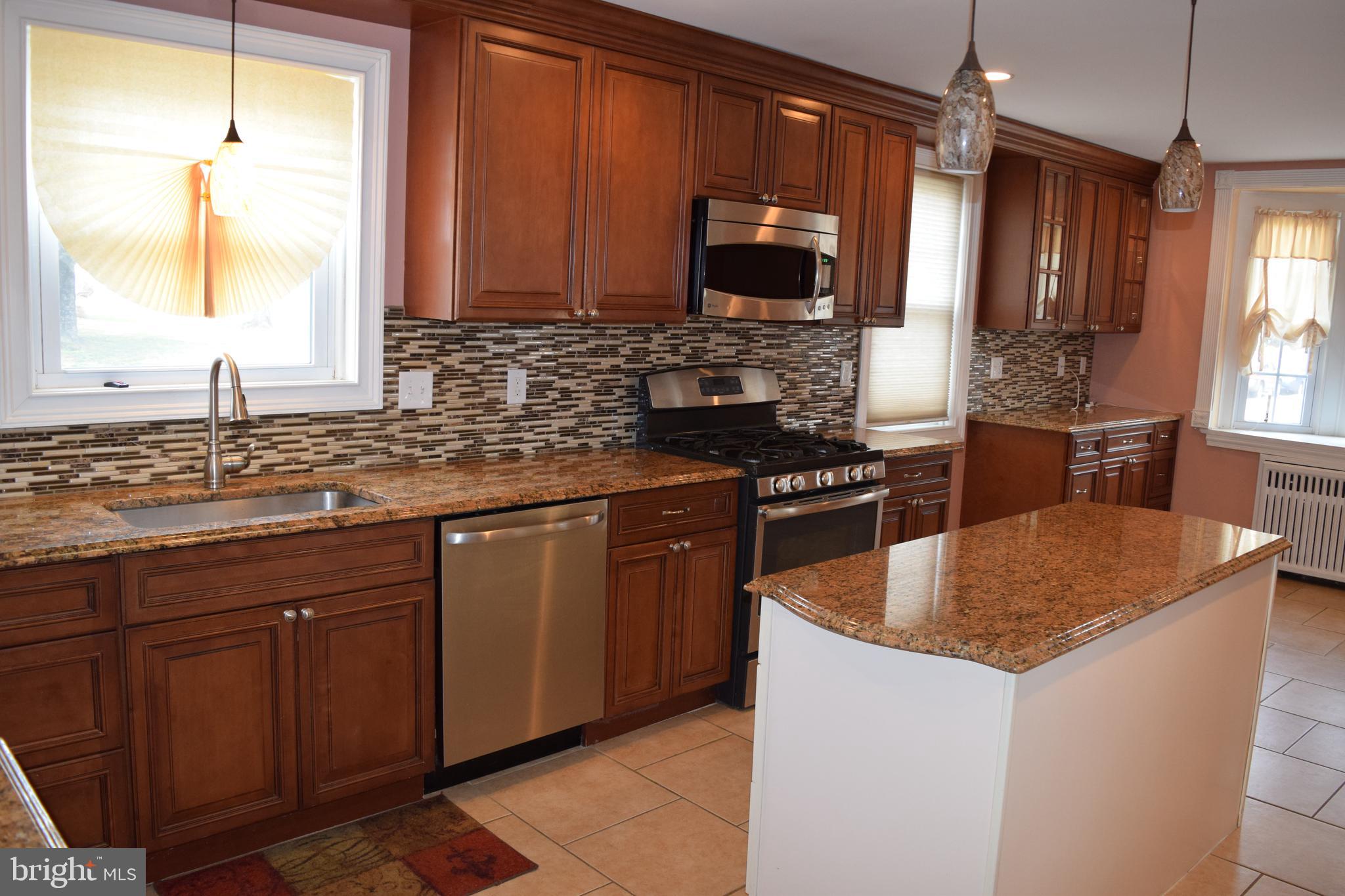 1100 Rhawn Street Philadelphia, PA 19111 - Photo 8 of 40 Gallery Image 8
