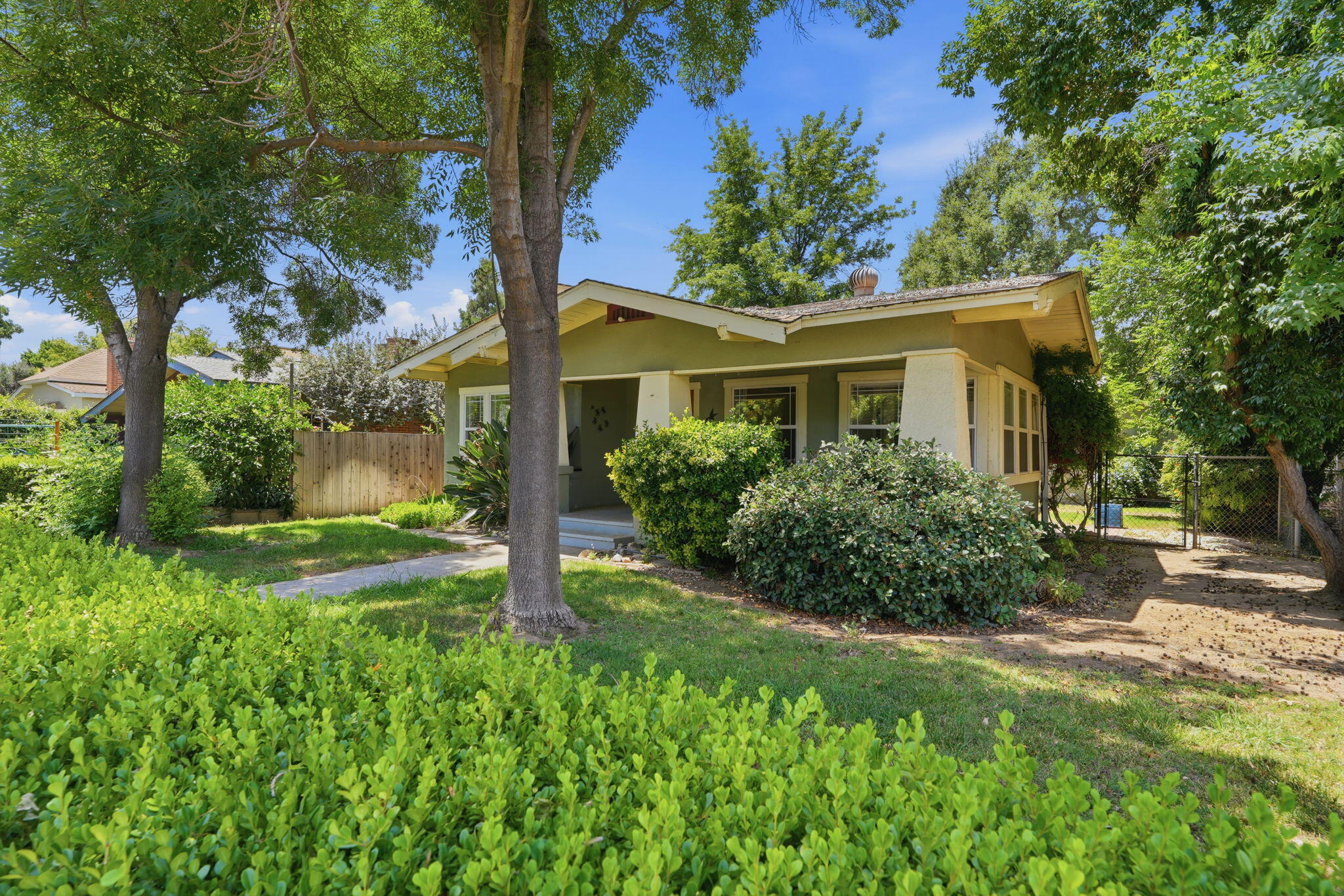 220 South D Street Exeter, CA 93221 - Photo 4 of 27