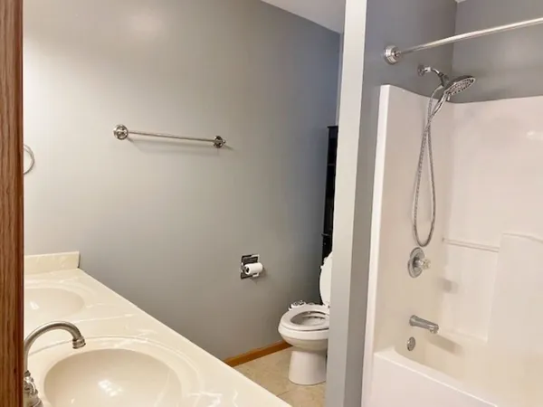 $399,900 | 5816 Heather Avenue, Davenport, IA 52807