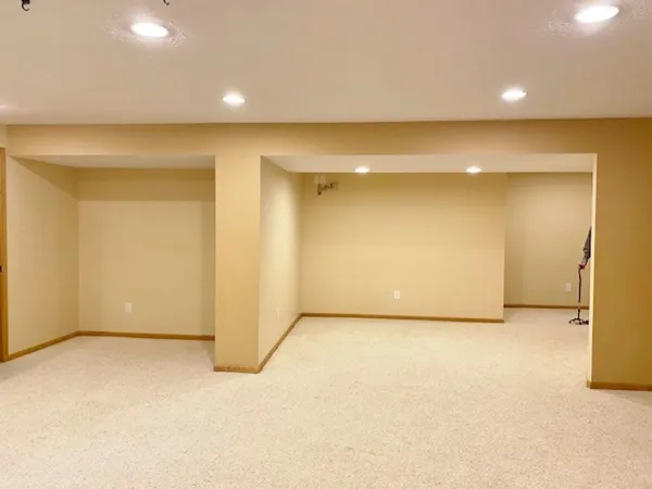 $399,900 | 5816 Heather Avenue, Davenport, IA 52807