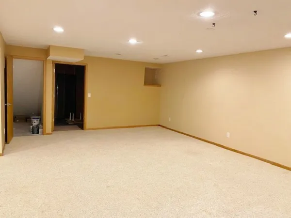 $399,900 | 5816 Heather Avenue, Davenport, IA 52807
