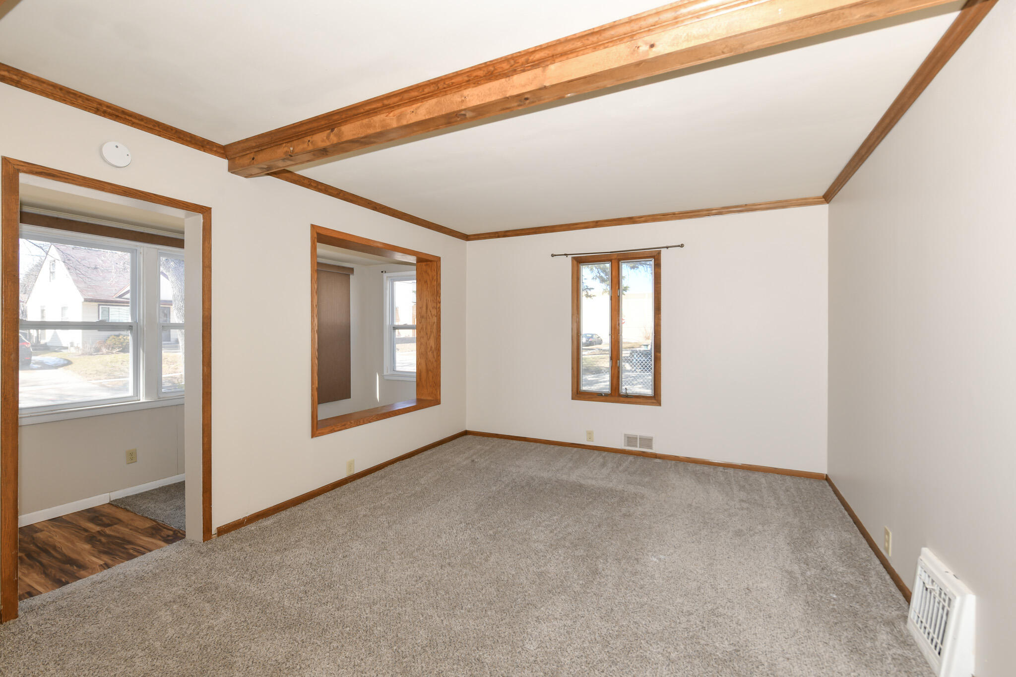 422 South 89th Street Milwaukee, WI 53214 - Photo 7 of 22 Living