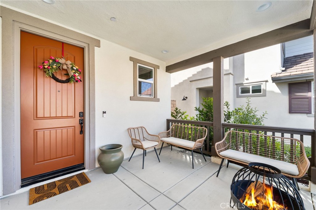 32259 Hillstone Street Temecula, CA 92591 - Photo 6 of 62 a living room with furniture and a window