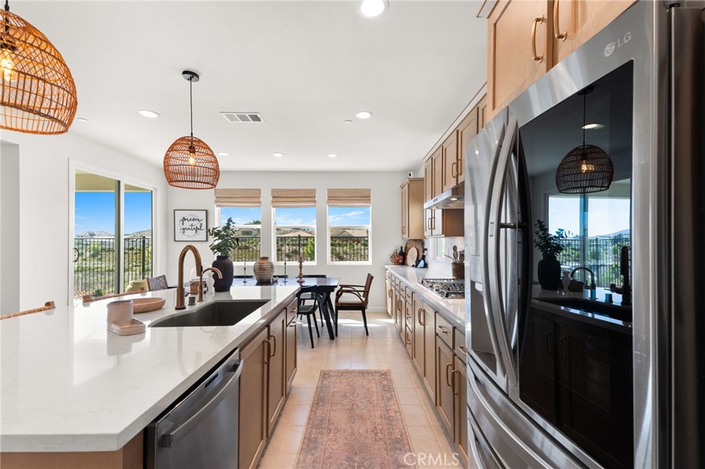 32259 Hillstone Street Temecula, CA 92591 - Photo 9 of 62