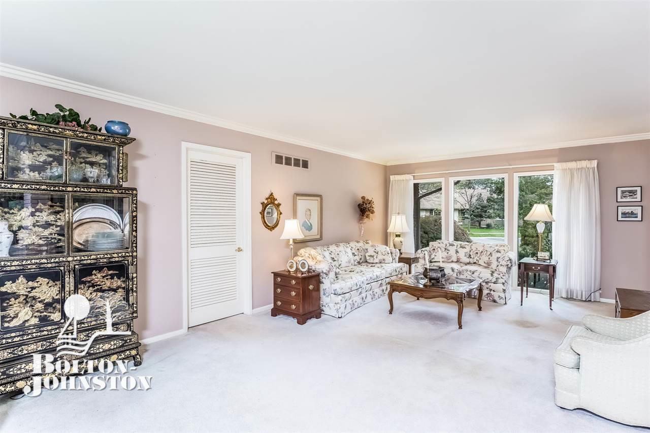 411 Barclay Road Grosse Pointe, MI 48236 - Photo 4 of 46 Living Room