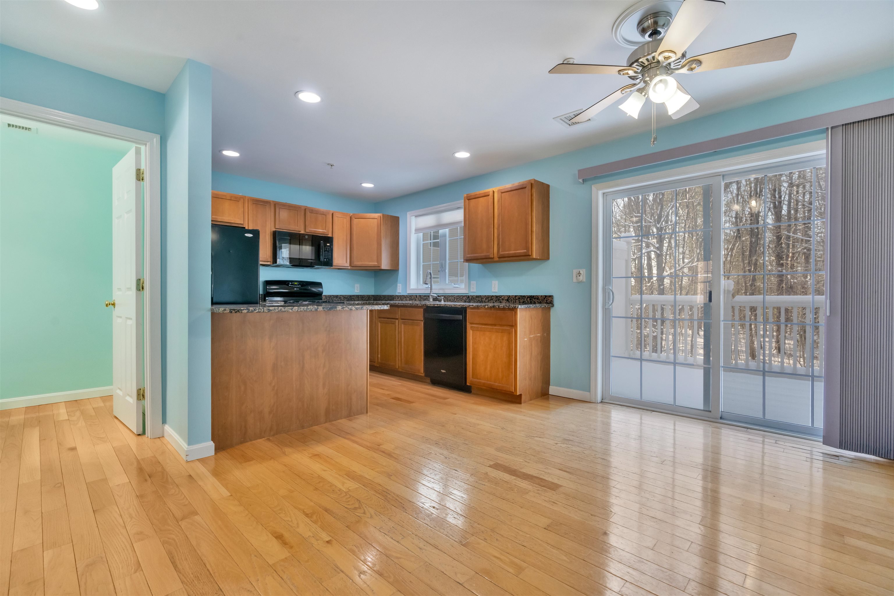 23 Townsend Drive Dover, NH 03820 - Photo 11 of 33