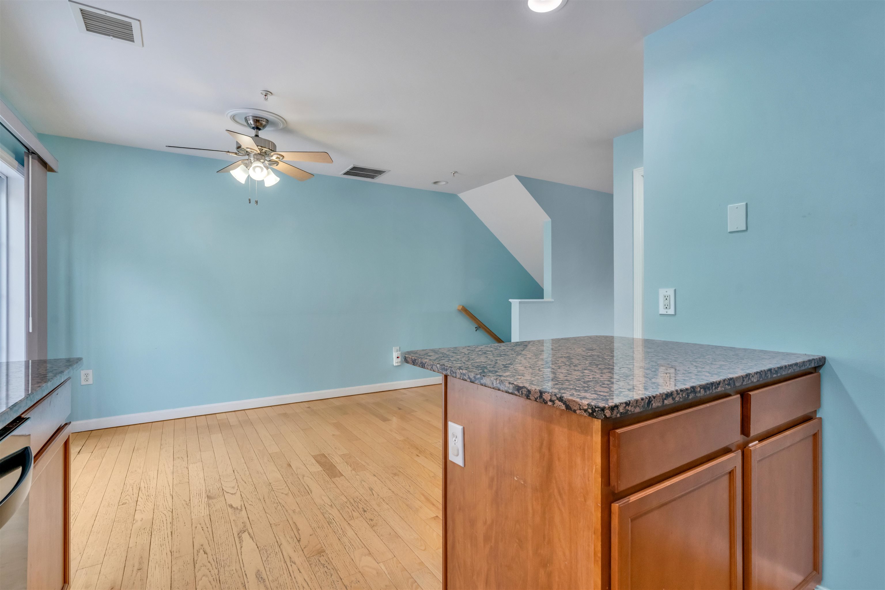 23 Townsend Drive Dover, NH 03820 - Photo 19 of 33