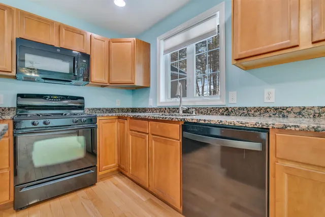 $405,000 | 23 Townsend Drive, Dover, NH 03820