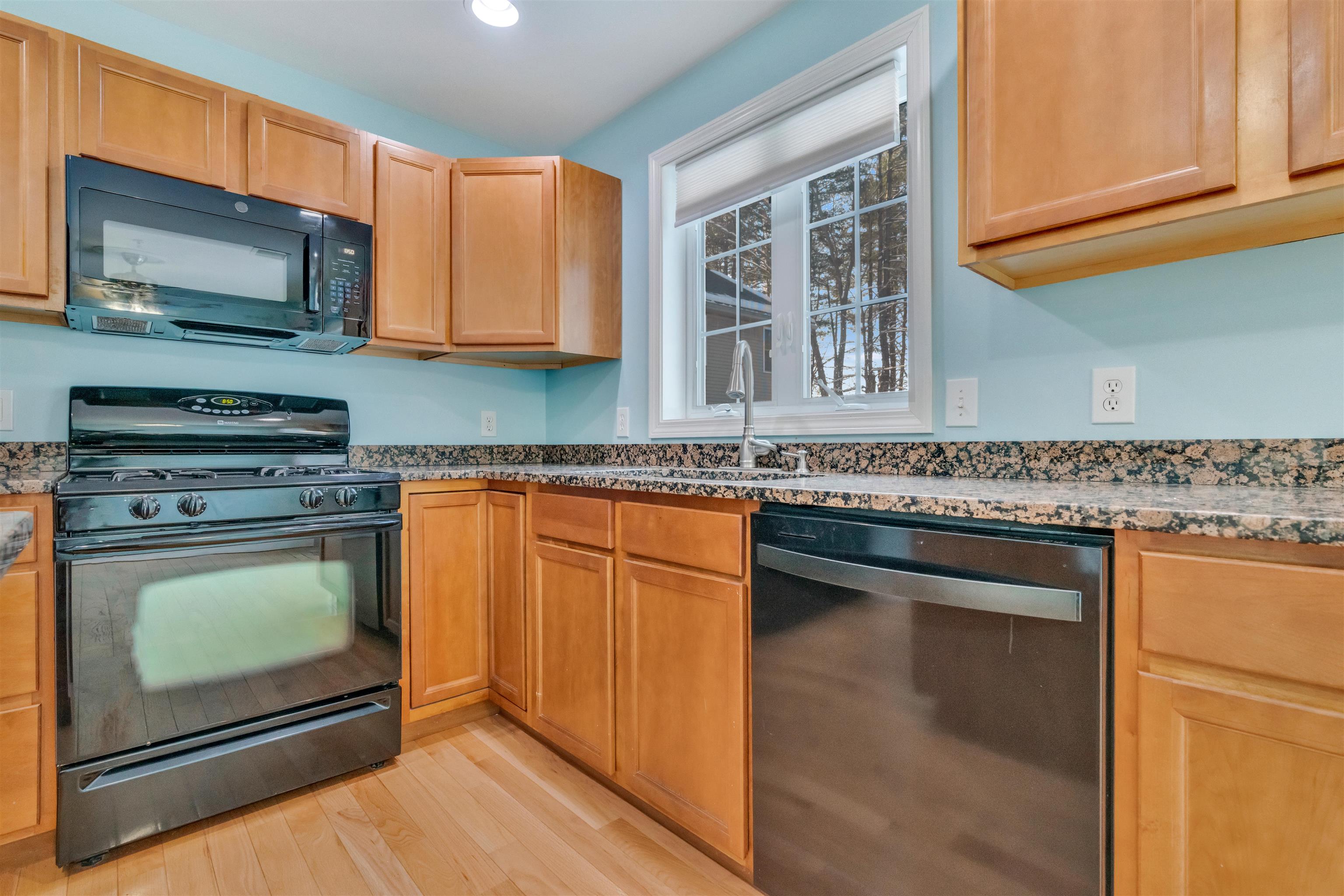 23 Townsend Drive Dover, NH 03820 - Photo 20 of 33