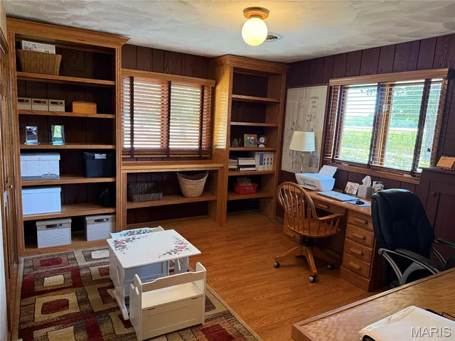 $330,000 | 501 Pine Street, Hillsboro, IL 62049