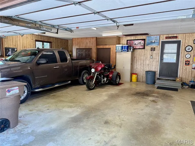 $330,000 | 501 Pine Street, Hillsboro, IL 62049