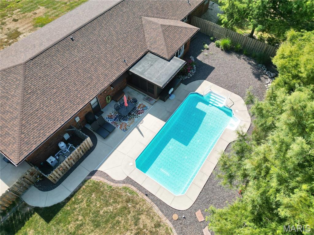 501 Pine Street Hillsboro, IL 62049 - Photo 2 of 36