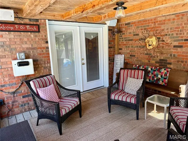 $330,000 | 501 Pine Street, Hillsboro, IL 62049