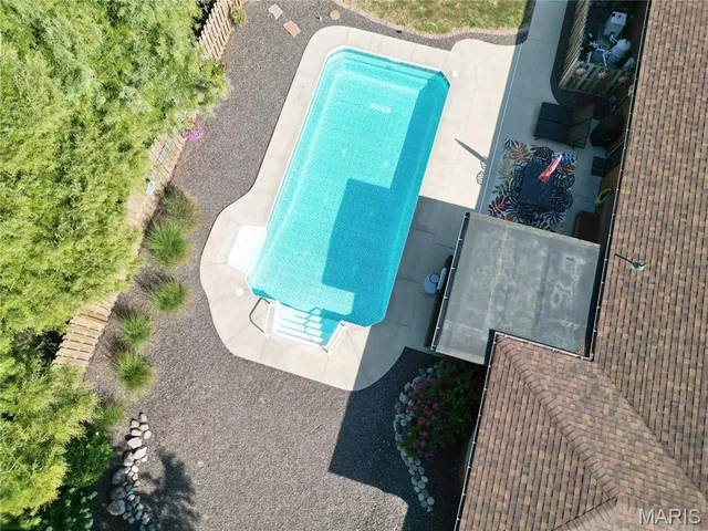 $330,000 | 501 Pine Street, Hillsboro, IL 62049