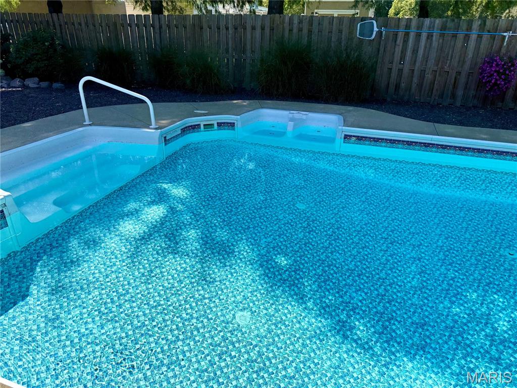 501 Pine Street Hillsboro, IL 62049 - Photo 3 of 36