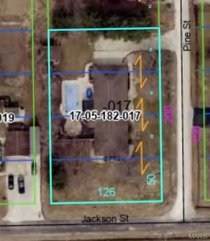 $330,000 | 501 Pine Street, Hillsboro, IL 62049