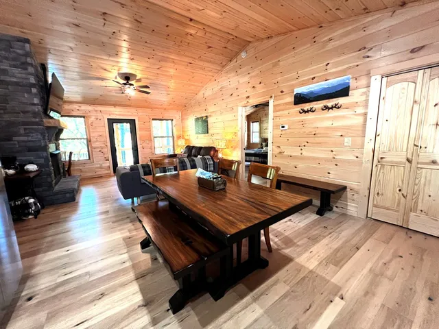 $364,900 | 29 Oak Hl Drive, Murphy, NC 28906