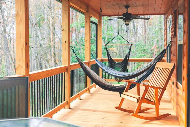 $364,900 | 29 Oak Hl Drive, Murphy, NC 28906