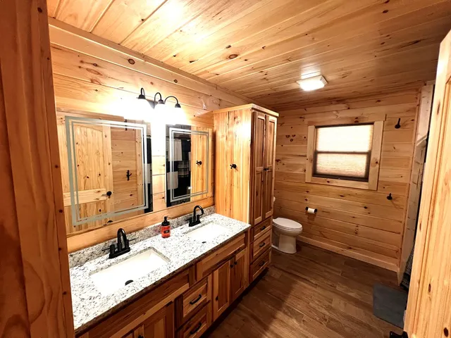 $364,900 | 29 Oak Hl Drive, Murphy, NC 28906