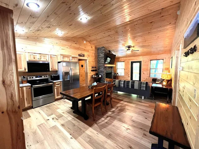 $364,900 | 29 Oak Hl Drive, Murphy, NC 28906