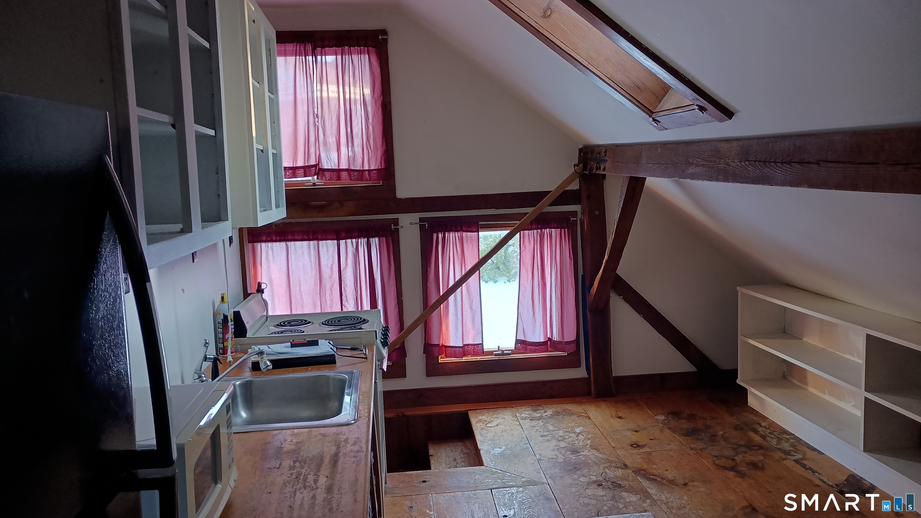 2581 Litchfield Road Watertown, CT 06795 - Photo 16 of 21 Loft kitchen area