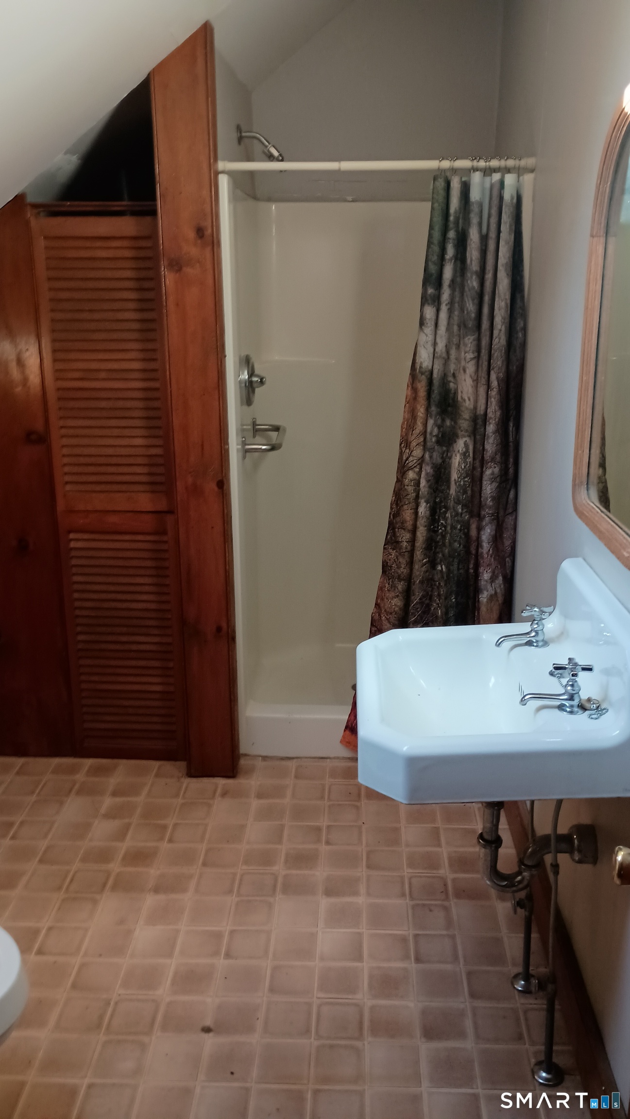 2581 Litchfield Road Watertown, CT 06795 - Photo 23 of 26 Loft Restroom