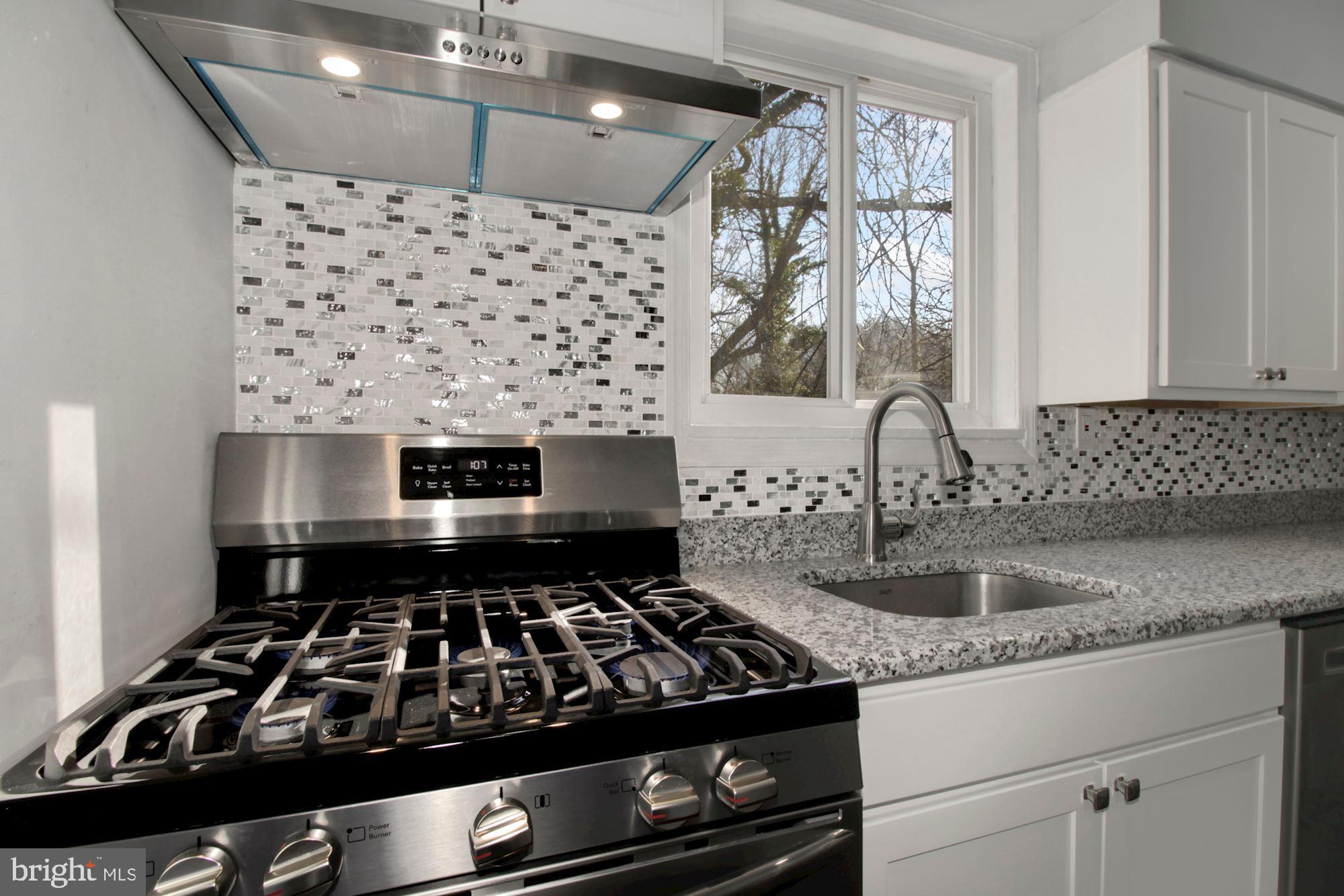4309 Fairfax Road Baltimore, MD 21216 - Photo 8 of 33 Brand new appliances.