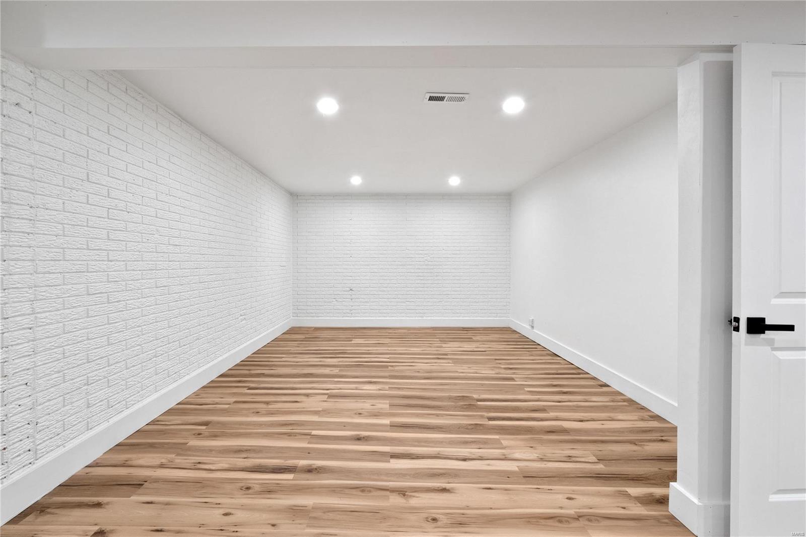 5821 Kerth Road St. Louis, MO 63128 - Photo 50 of 56 Gallery Image 50