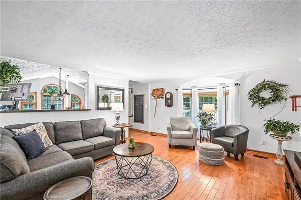 $685,000 | 78 Folk Road, Fredonia, PA 16124
