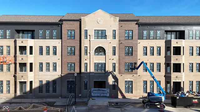 $550,000 | 925 Veterans Way, Unit 101, Carmel, IN 46032