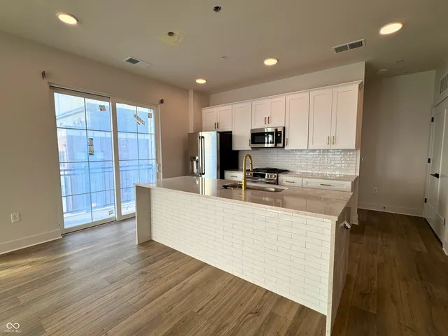 $550,000 | 925 Veterans Way, Unit 101, Carmel, IN 46032