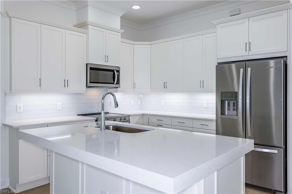 9032 Calypso Court Naples, FL 34113 - Photo 3 of 39