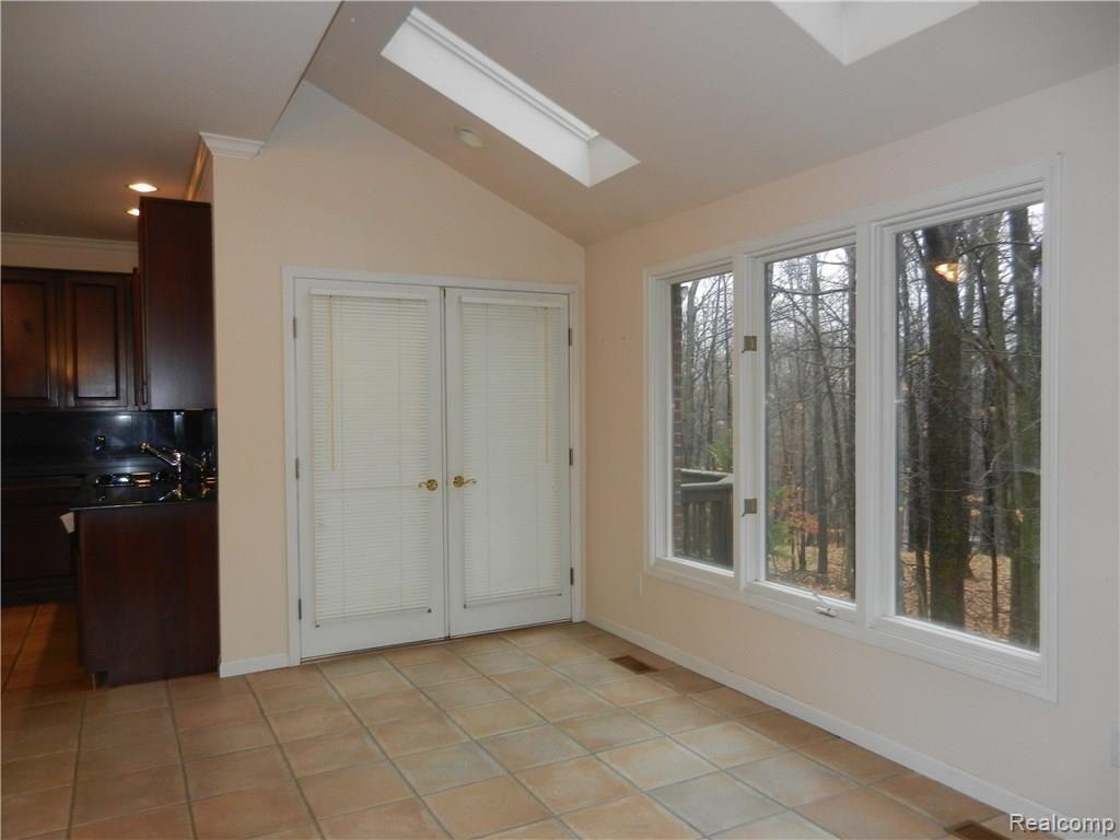 3706 Heron Ridge Drive Rochester Hills, MI 48309 - Photo 16 of 45