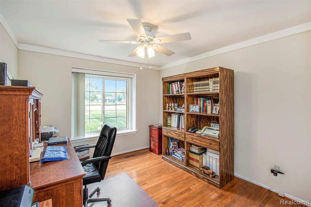 47946 Sugarbush Road New Baltimore, MI 48047 - Photo 19 of 34