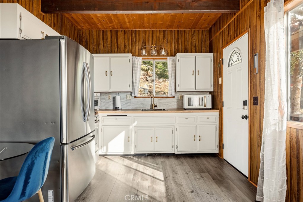 1226 Bridal Path Rimforest, CA 92378 - Photo 16 of 28